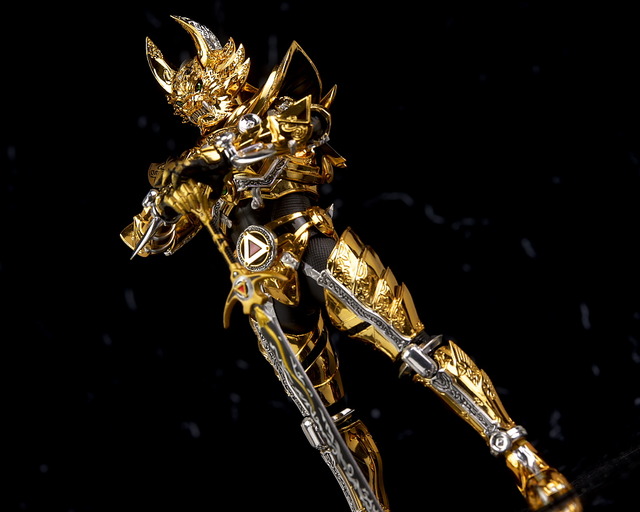 S.H.フィギュアーツ (真骨彫製法) 黄金騎士ガロ(冴島鋼牙