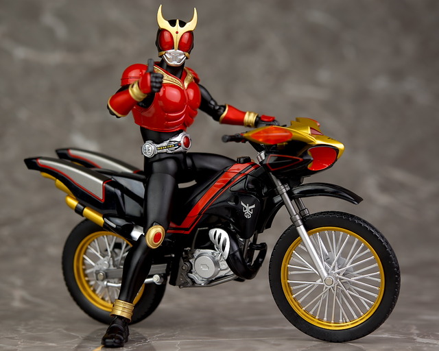 S.H.Figuarts ビートチェイサー2000