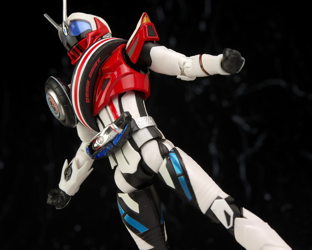 S.H.フィギュアーツ 仮面ライダーデッドヒートマッハ ggw725x S.H.フィギュアーツ 仮面ライダーデッドヒートマッハ レビュー