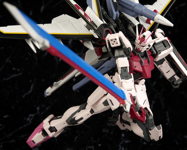 バンダイ MG 1／100 ストライクルージュ オオトリ装備 Ver.RM