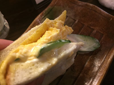 明石 立ち呑み処 つなぎ家 人気のたまごサンド