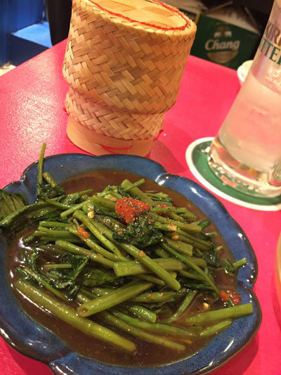 姫路 のれん街 タイの屋台 令 青菜炒め