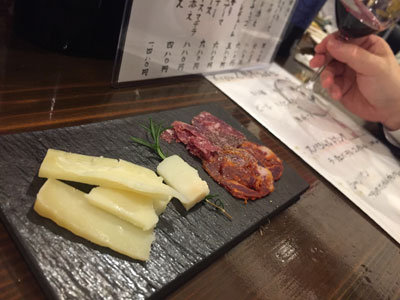 姫路 ワインバル kagen 2周年 チーズとサラミ