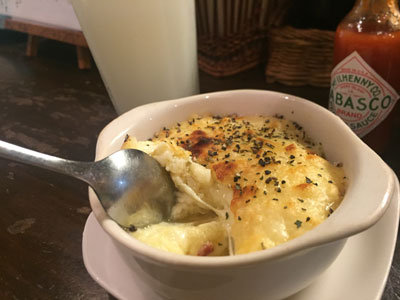 明石 立呑み処 つなぎ家 ポテトサラ ダグラタン