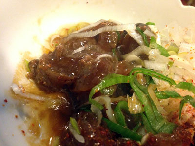 神戸 ラーメン からあげ 一心 牛すじ