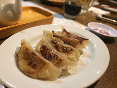 姫路 立ち飲み肉バル TSUMUGIYA 餃子