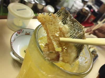 明石 立呑み 呑べえ おこぜ骨せんべい
