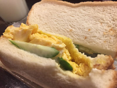 明石 立呑み処 つなぎ家 玉子サンド