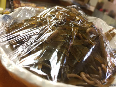 明石 魚の棚 呑べえ 茎わかめ