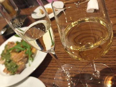 姫路 おみぞ筋 ワイン食堂 pino 白ワイン