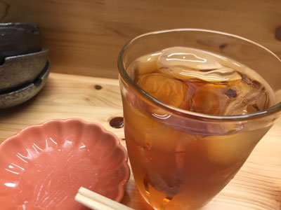 姫路 立吞み わかめ 麦焼酎ウーロン割り