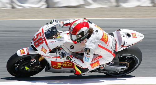 800px-Marco_Simoncelli_2010_Laguna_Seca