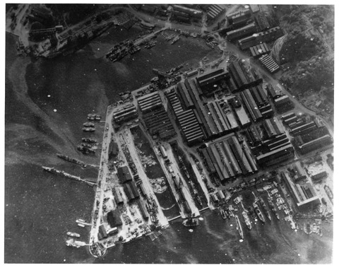 Yokosuka_naval_base_18_July_1945