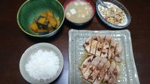 豚ロー、味噌汁