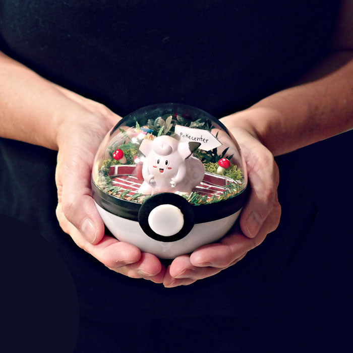 poke-ballthe-vintage-realm-57f3ab9adc32a__700