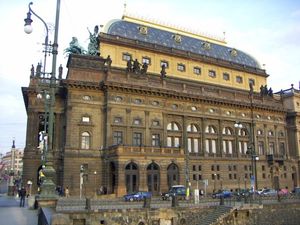 300px-Nationaltheater_2005-03-26_00