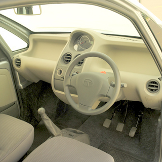 tata-nano-interior-1[1]