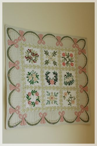 ローズガーデンのタペストリー、完成～♪ : happy-go-lucky -心地いい