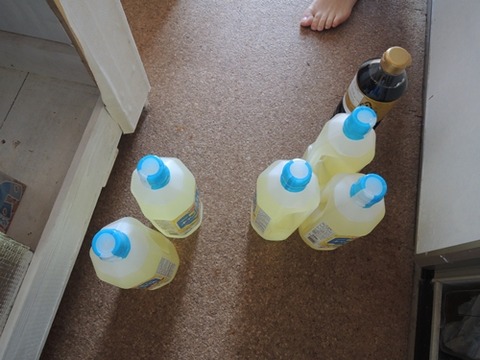 中に入っていた油と醤油