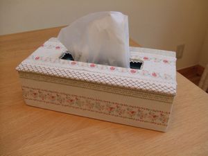 カルトナージュでティッシュケース