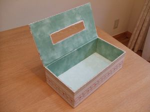 カルトナージュでティッシュケース