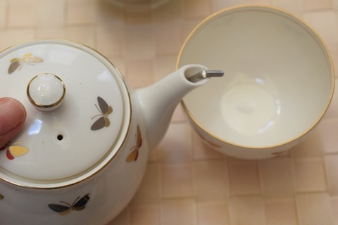 お茶を入れる