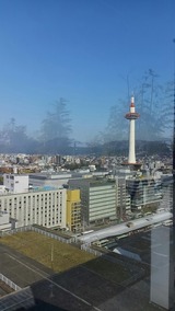 京都駅屋上から見た京都タワー