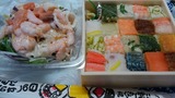 伊勢丹地下で買ったシーフードサラダとお寿司