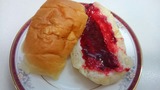 ビュッテの塩パンに塗って食べました