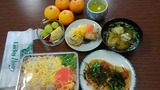 長芋お焼き・散らし寿司・きのこ汁・フルーツ