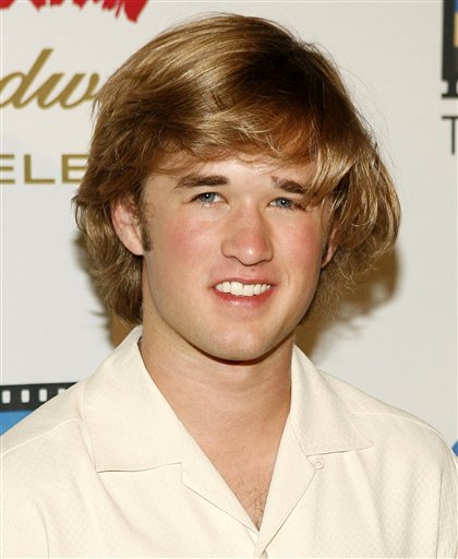 haley_joel_osment_safety_first_dude_1