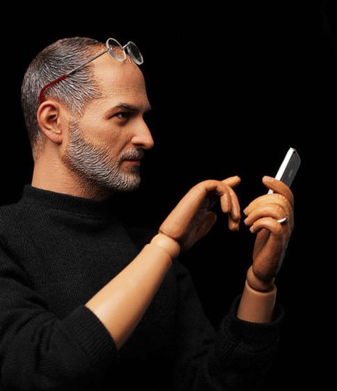 steve-jobs-action-figure-03