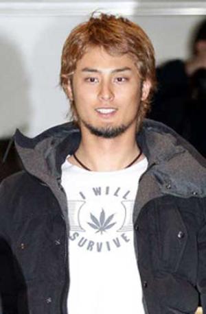 mlb-od-120122-02-ns300