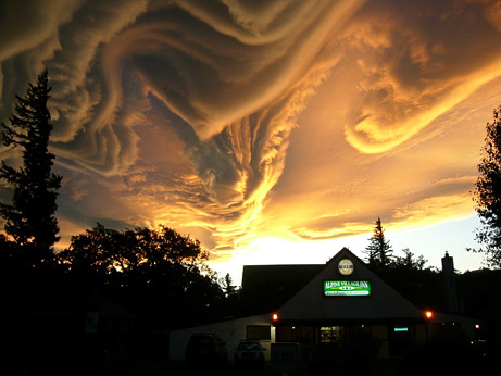 Strangest+Cloud+Ever