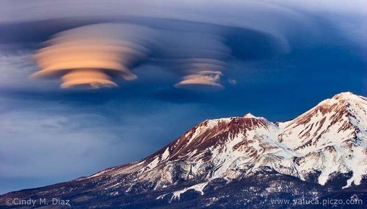 Strangest+Cloud+Ever13