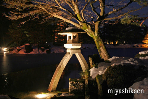 兼六園 琴柱燈籠