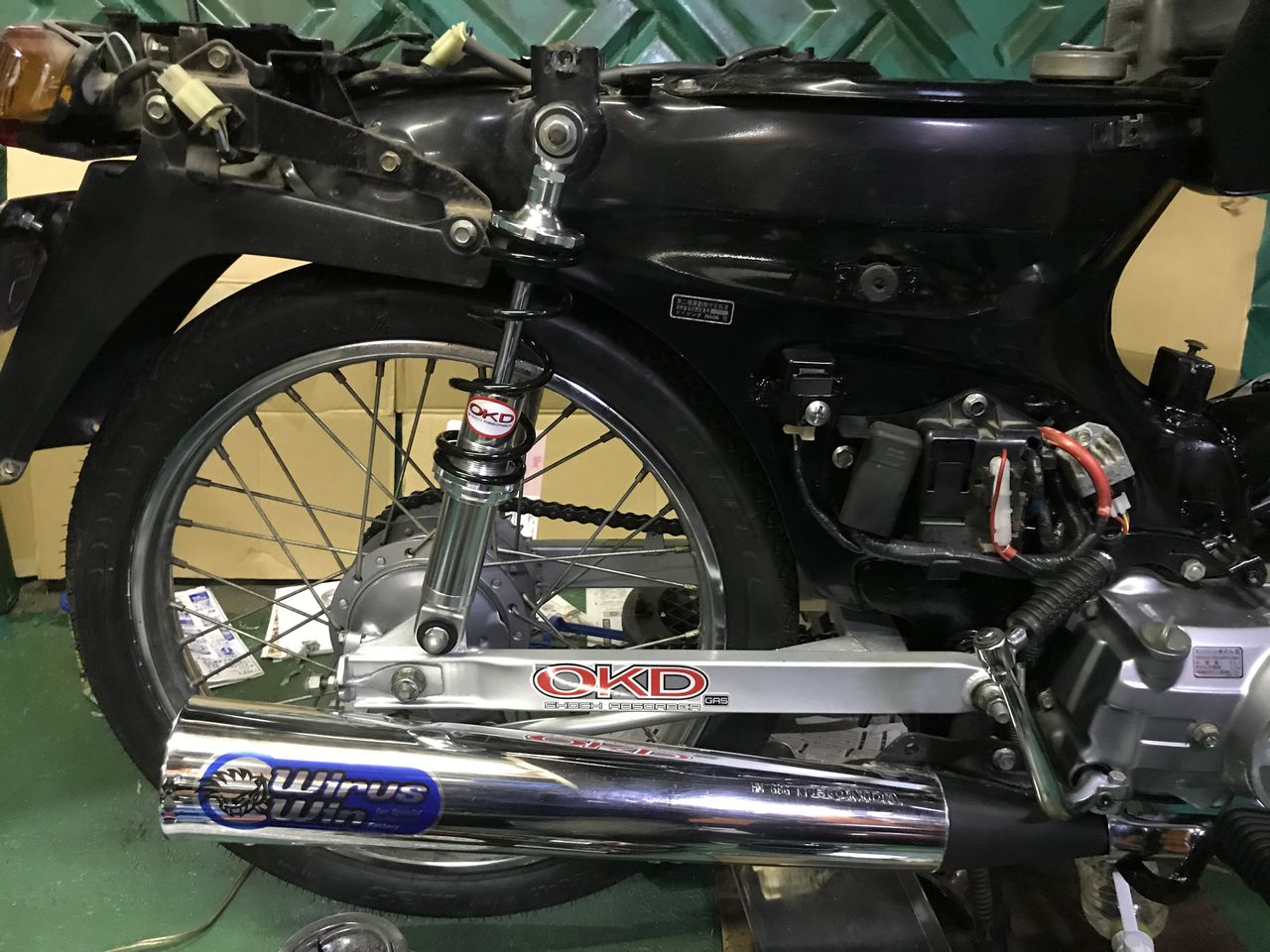 OKD製アルミボディ荒巻サス330mmをHA06タイカブに取り付け – コノガレージ