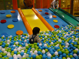 ボール遊び