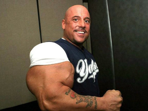Worlds-Biggest-Biceps-Greg-Valentino