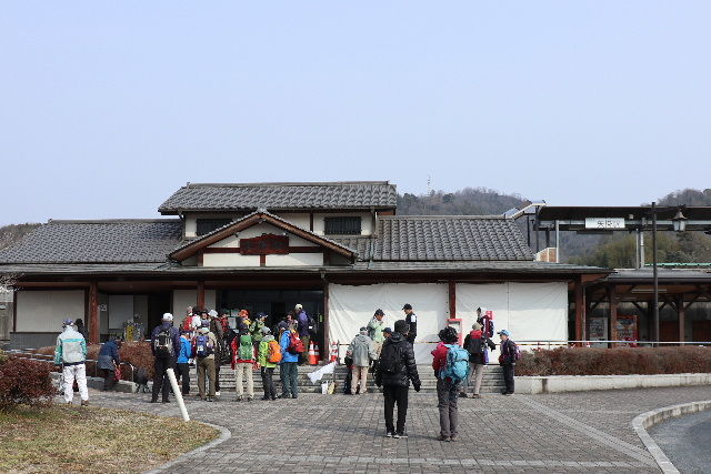 04-ekimae2