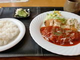 チキンカツのトマトソース添え的な