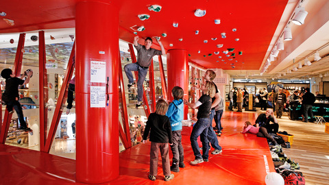 Globetrotter_Muenchen_Kletterwand-5645