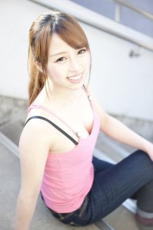 4e6b876ff219d17d597ac6325de0fdf1_hnd_4884