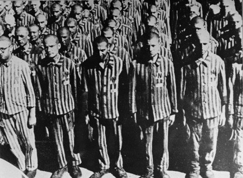 Buchenwald_Prisoners_83718