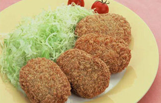 【悲報】女性「旦那に頼まれて作ったコロッケがこちら(ﾊﾟｼｬｯ)」⇒ なぜか性欲の話になり叩かれる・・・のサムネイル