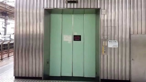 エレベーターや
