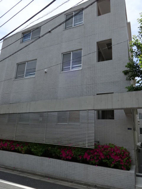 シュロス初台 002