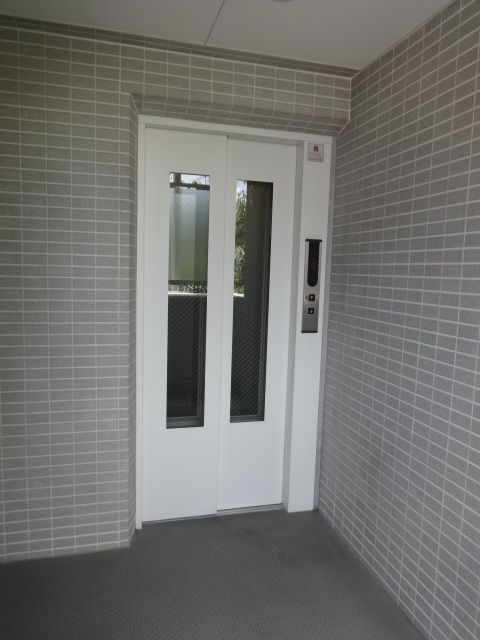シュロス初台 052