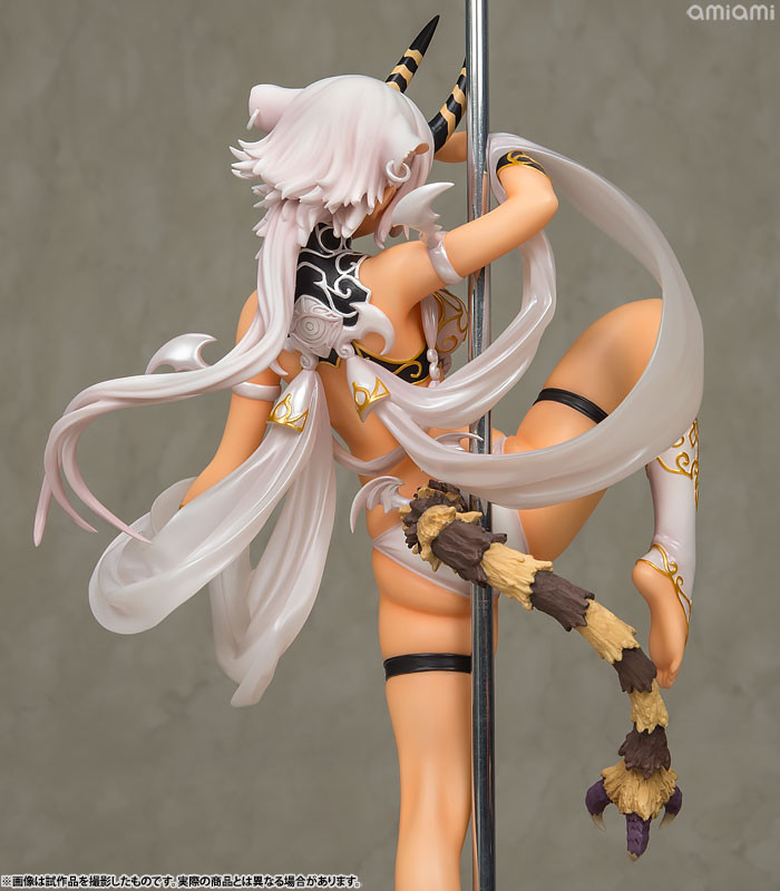 FIGURE-028880_22