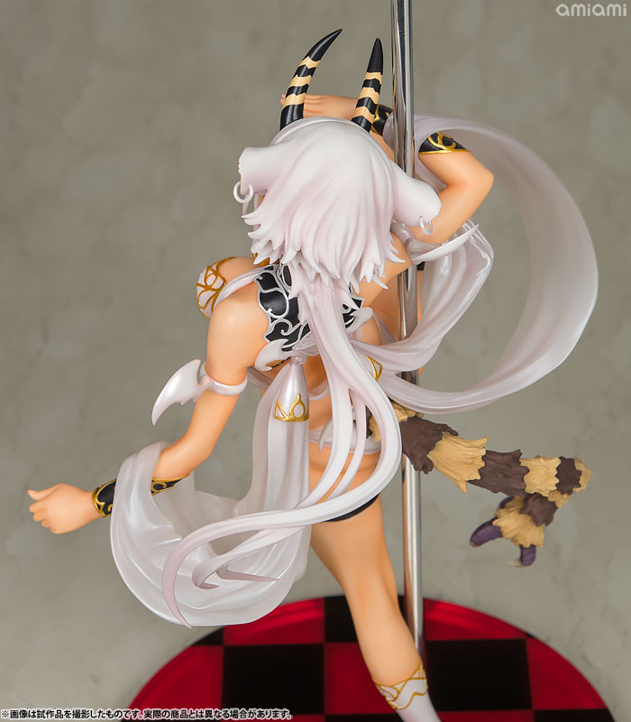 FIGURE-028880_17